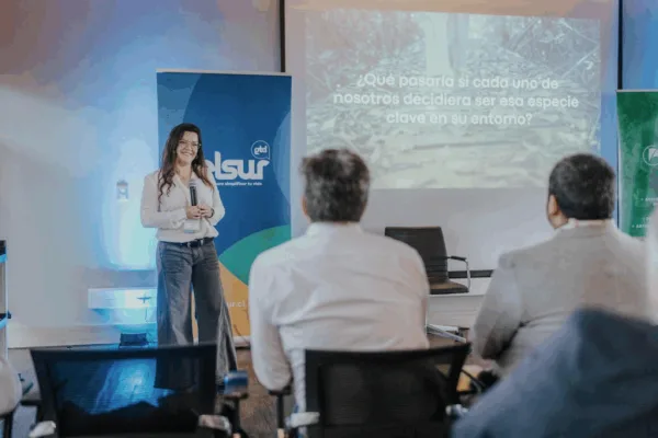 Simoné Oliva, conferencista para eventos corporativos sobre Sostenibilidad Corporativa