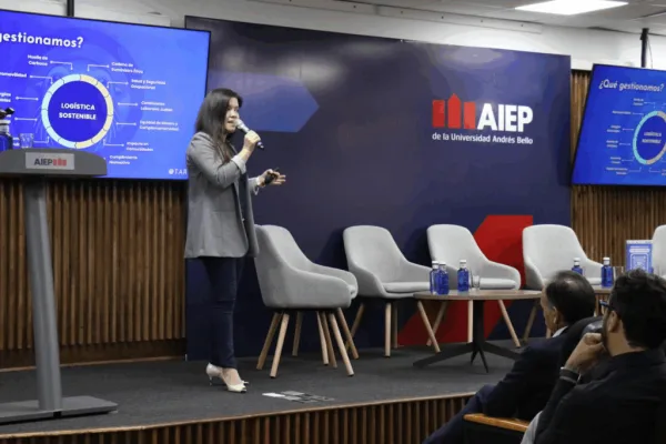 Simoné Oliva, conferencista para eventos corporativos sobre Sostenibilidad Corporativa