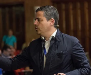 Javier Navarro, conferencista para eventos corporativos sobre Liderazgo Estratégico